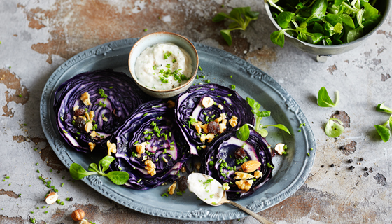 Gebackener Rotkohl mit Bohnen-Dip