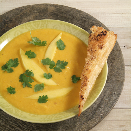 Mango-Möhrensuppe mit Sesam-Knusperecken