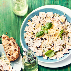 Champignon-Carpaccio mit Trüffelöl