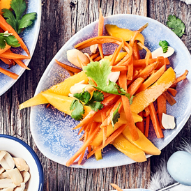 Lauwarmer Mango-Möhren-Salat