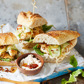 Knuspriges Sandwich mit Hähnchen