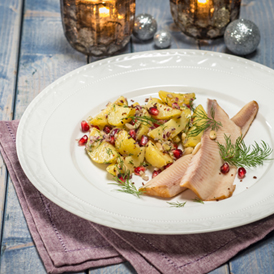 Festlicher Kartoffelsalat mit Räucherforelle