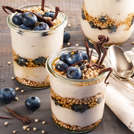 Heidelbeerquark mit Quinoa-Pops