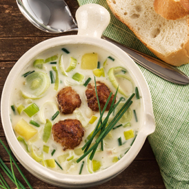 Lauchsuppe mit Hackbällchen