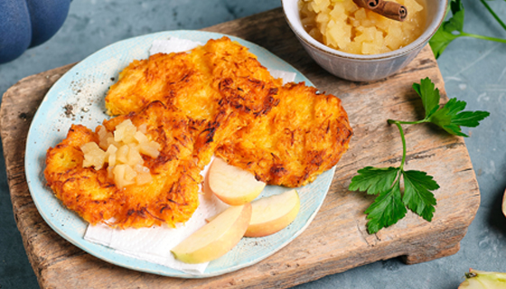 Vegane Kartoffelpuffer mit Möhren & Apfelmus