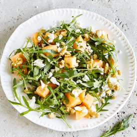 Melonensalat mit Feta und Walnüssen