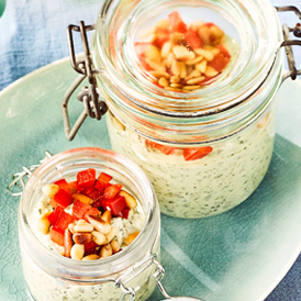 Feta-Basilikum-Creme mit Pinienkernen