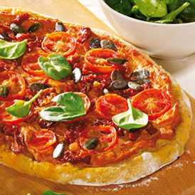 Fladen mit Räuchertofu, Tomaten und Spinat