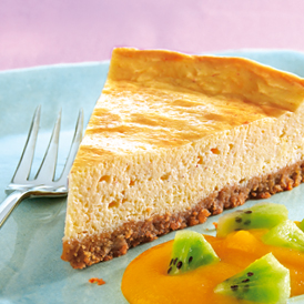 American Cheesecake mit Kiwi-Mango-Sauce