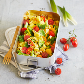 Bento-Nudelsalat mit Protein-Pasta