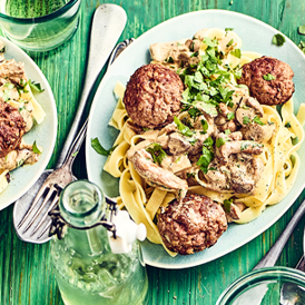 Tagliatelle mit Pilzen und Hackbällchen