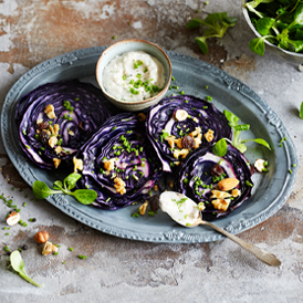 Gebackener Rotkohl mit Bohnen-Dip