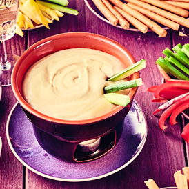 Bagna cauda (Gemüsesticks mit warmer Sardellensauce)