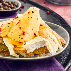 Gewürzbirnen mit Brie de Meaux