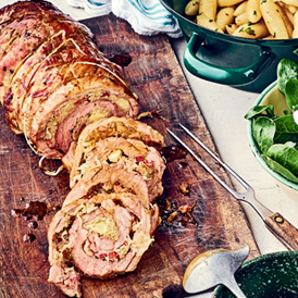 Schweinerollbraten mit Sauerkraut-Apfel-Füllung