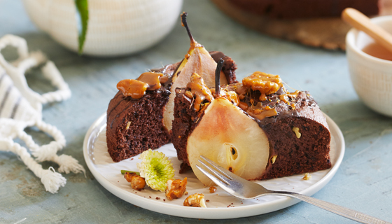 Schoko-Birnenkuchen mit Walnüssen