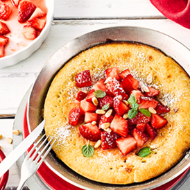 Dutch-Baby mit marinierten Erdbeeren