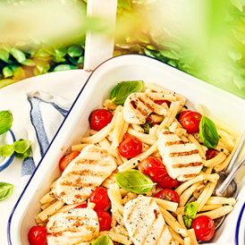 Mediterrane Pasta mit gegrilltem Halloumi