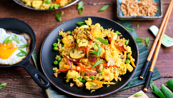 Nasi-Goreng mit Spiegelei & Röstzwiebeln