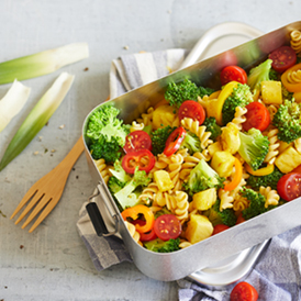 Bento-Nudelsalat mit Protein-Pasta