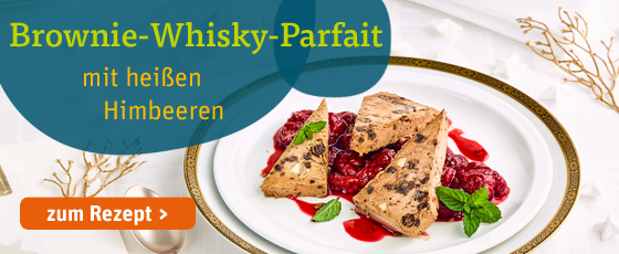 Brownie-Whisky-Parfait mit heißen Himbeeren