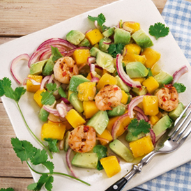 Avocadosalat mit Garnelen, Mango & Orangen-Dressing