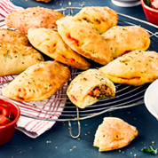 Empanadas mit Mett-Paprika-Füllung