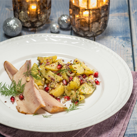 Festlicher Kartoffelsalat mit Räucherforelle