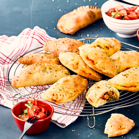 Empanadas mit Mett-Paprika-Füllung