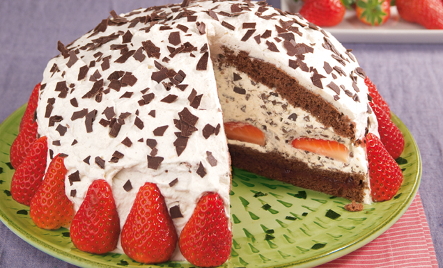 Erdbeer-Stracciatella-Torte